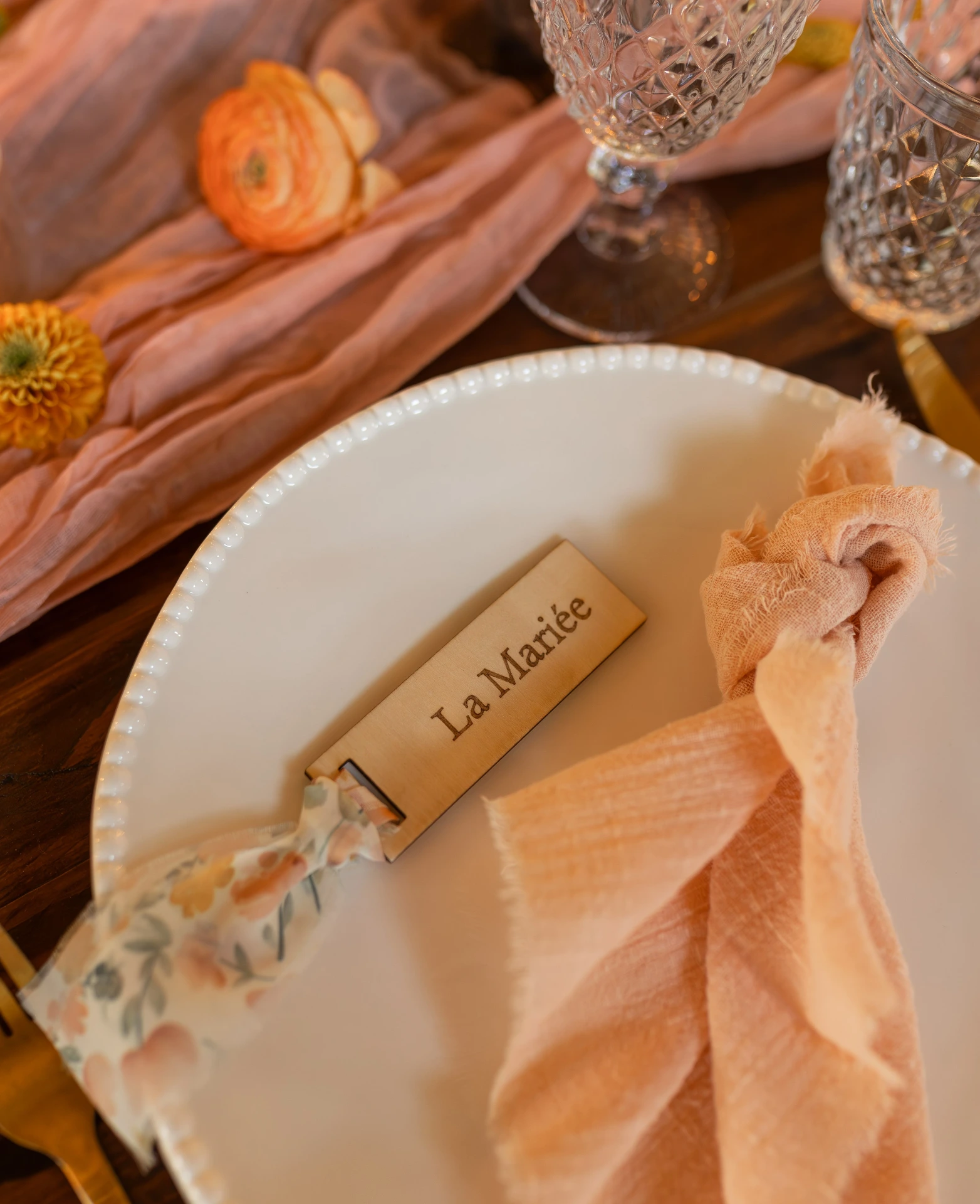 Marque-place en Bois avec Ruban Personnalisable (Vieux Rose, Vieux Rose, Vieux Rose)